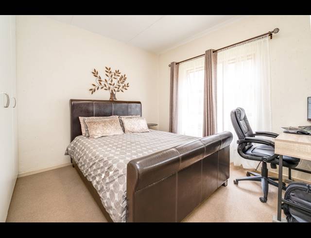 1 BEDROOM SECTIONAL TITLE FOR SALE IN DOUGLASDALE